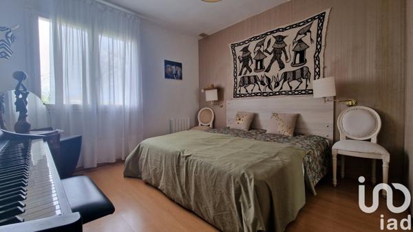 Maison traditionnelle 5 pièces de 168 m² à Parempuyre (33290)