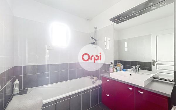 Maison à vendre    5 pièces •  Elven