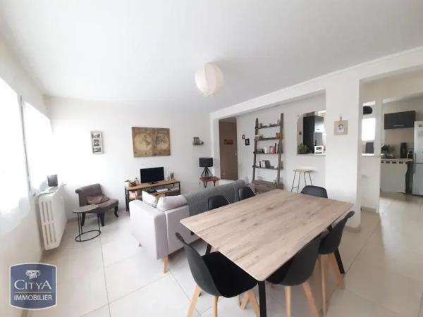 Appartement à louer 4 pièces 73.8m²