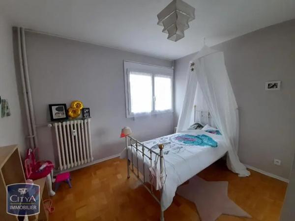 Appartement à louer 4 pièces 73.8m²