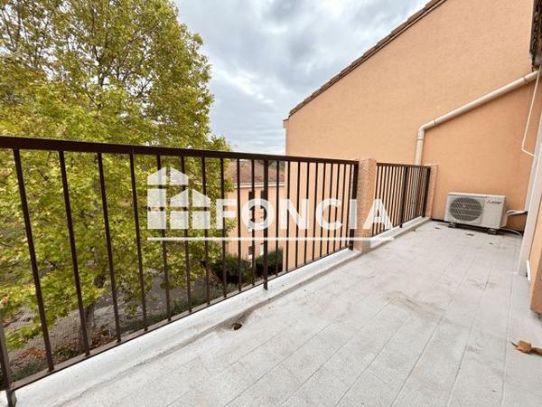Location Appartement 3 pièces 65.68 m² - AVENUE DU MOULIN A EAU Vitrolles 13127