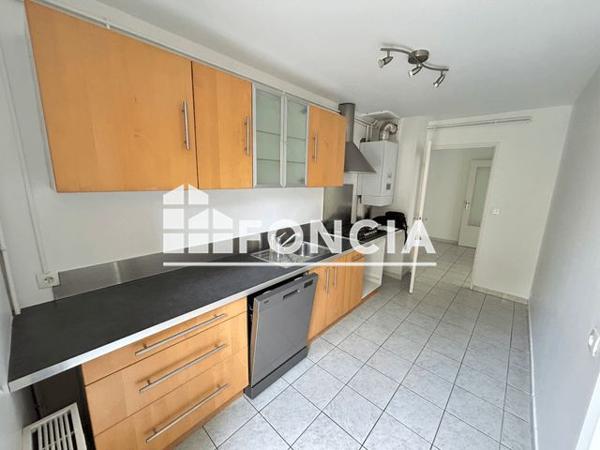 Location Appartement 3 pièces 65.68 m² - AVENUE DU MOULIN A EAU Vitrolles 13127