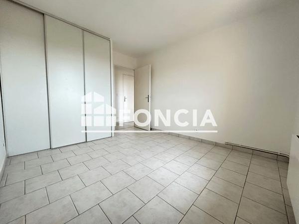 Location Appartement 3 pièces 65.68 m² - AVENUE DU MOULIN A EAU Vitrolles 13127
