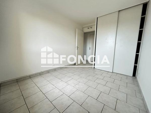 Location Appartement 3 pièces 65.68 m² - AVENUE DU MOULIN A EAU Vitrolles 13127