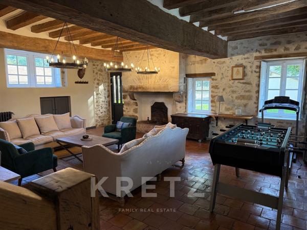 Manoir du XVe et dépendances restaurés Piscine Etang 1.9ha