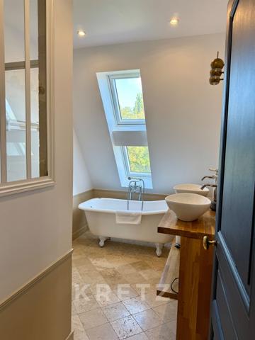 Manoir du XVe et dépendances restaurés Piscine Etang 1.9ha