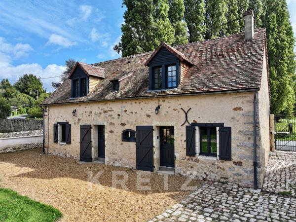 Manoir du XVe et dépendances restaurés Piscine Etang 1.9ha