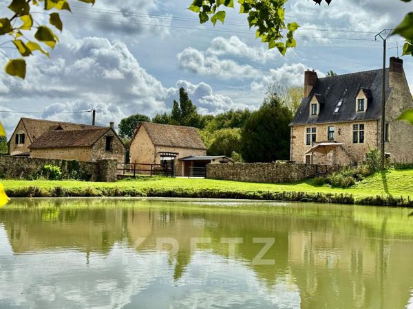 Manoir du XVe et dépendances restaurés Piscine Etang 1.9ha