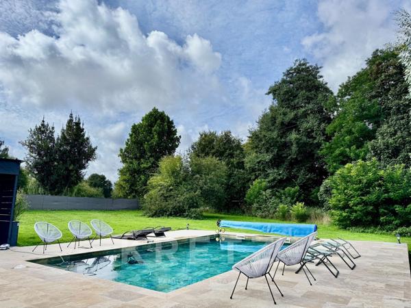 Manoir du XVe et dépendances restaurés Piscine Etang 1.9ha