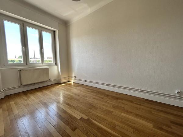 Location                                                      Appartement
                        
                     2 pièces                      38 m2                     à Saint-Dié-des-Vosges