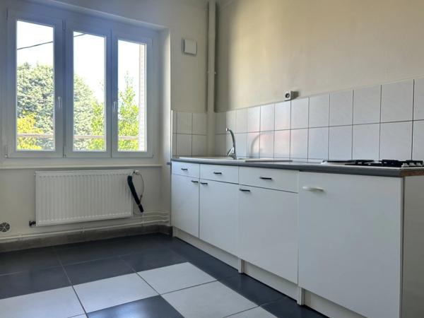 Location                                                      Appartement
                        
                     2 pièces                      38 m2                     à Saint-Dié-des-Vosges