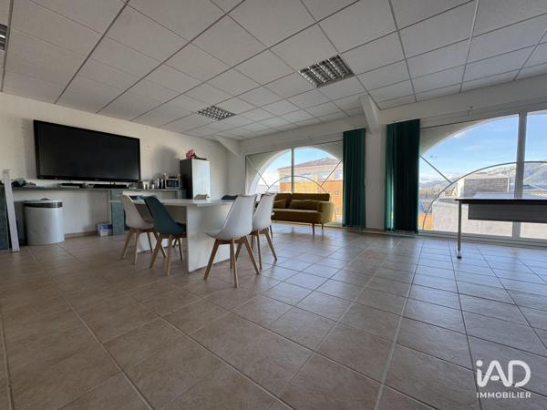 Location local d’activité 454 m² Le Pradet