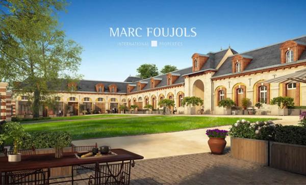 Appartement 216 m2 Triplex avec terrasse et parkings dans un château classé