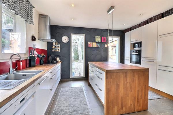 Marseiile 12-Beaumont-VILLA 122 m2 avec piscine -STUDIO INDEPENDANT 30 m2 et GARAGE 45 m2