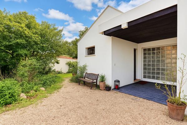 Marseiile 12-Beaumont-VILLA 122 m2 avec piscine -STUDIO INDEPENDANT 30 m2 et GARAGE 45 m2