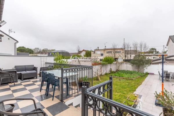 Vente                                                      Maison
                        
                     7 pièces                      189 m2                     à Sucy-en-Brie