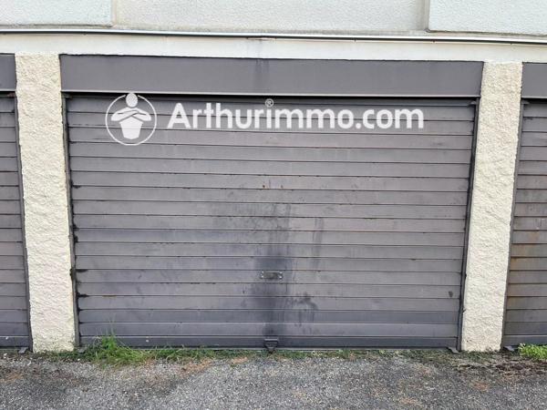 Location                                                      Garage
                        
                                         14 m2                     à Champagne-Au-Mont-d'Or