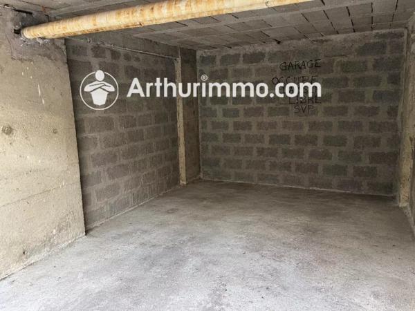 Location                                                      Garage
                        
                                         14 m2                     à Champagne-Au-Mont-d'Or