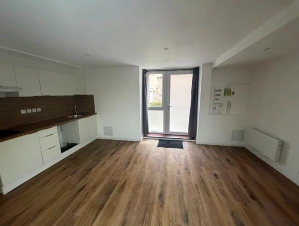 Location                                                      Appartement
                        
                     2 pièces                      42 m2                     à Lodève