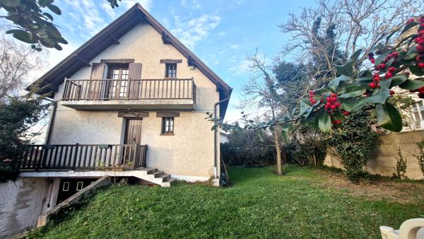 Un véritable potentiel pour cette maison avec sous-sol.