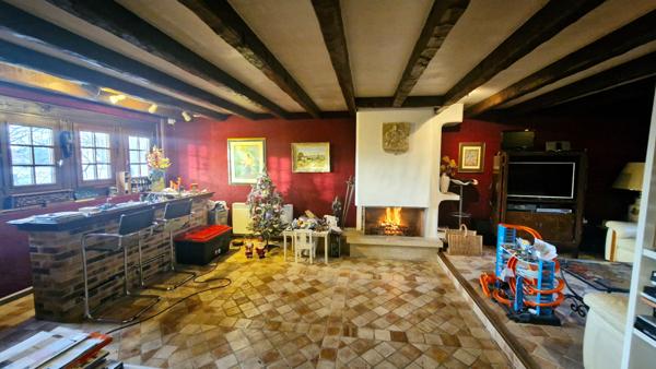 Un véritable potentiel pour cette maison avec sous-sol.