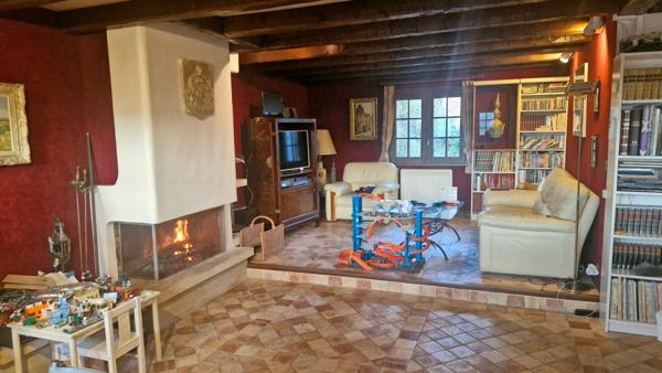 Un véritable potentiel pour cette maison avec sous-sol.