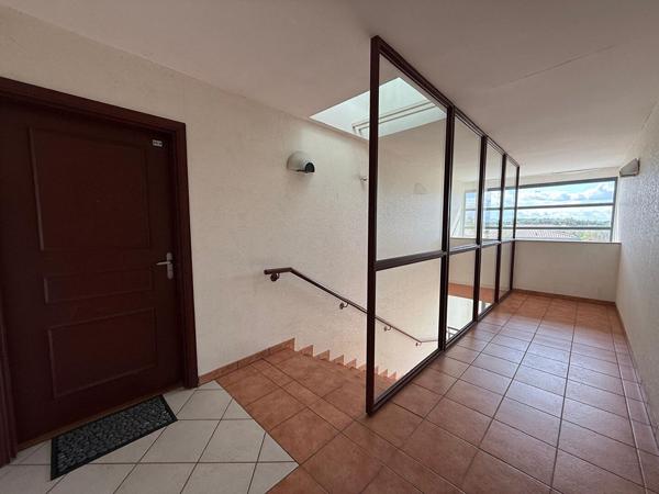 A LOUER - LA SALVETAT SAINT GILLES - Appartement T2 meublé 43 m² avec balcon et 2 places de parking - G1335-FG