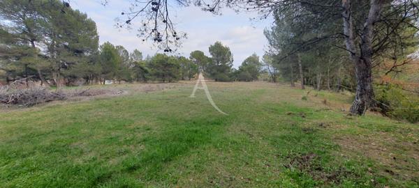 VILLA D'EXCEPTION TYPE5 AVEC PISCINE SUR TERRAIN DE 8510m² A PIERREVERT