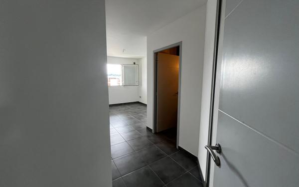 Appartement à vendre    3 pièces • 66,68 m2 Cayenne