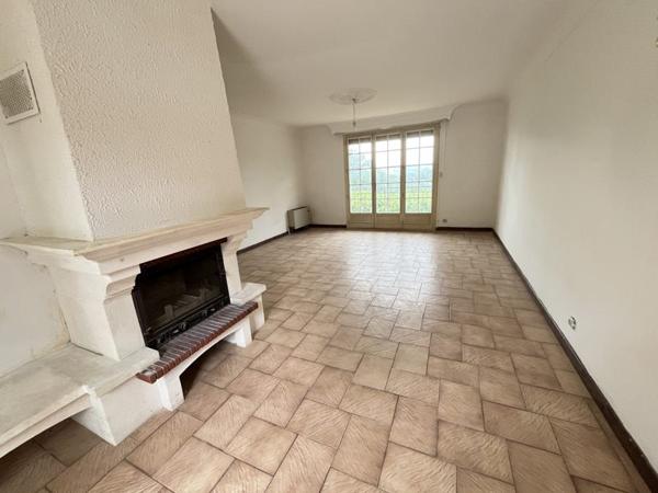 Maison à vendre 161 250 € Ussac 5 p 129 m² DPE F