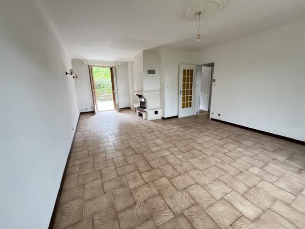 Maison à vendre 161 250 € Ussac 5 p 129 m² DPE F