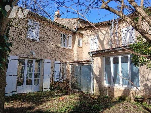 Maison d'habitation et local professionnel à vendre à SAINT-MAIXENT-L'ECOLE (79400)
