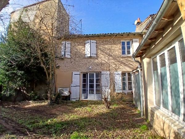 Maison d'habitation et local professionnel à vendre à SAINT-MAIXENT-L'ECOLE (79400)