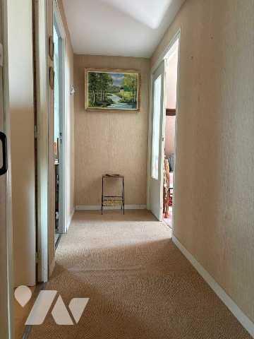 Maison des années 70 d'environ 130 m² avec jardin clos