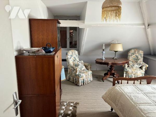 Maison des années 70 d'environ 130 m² avec jardin clos