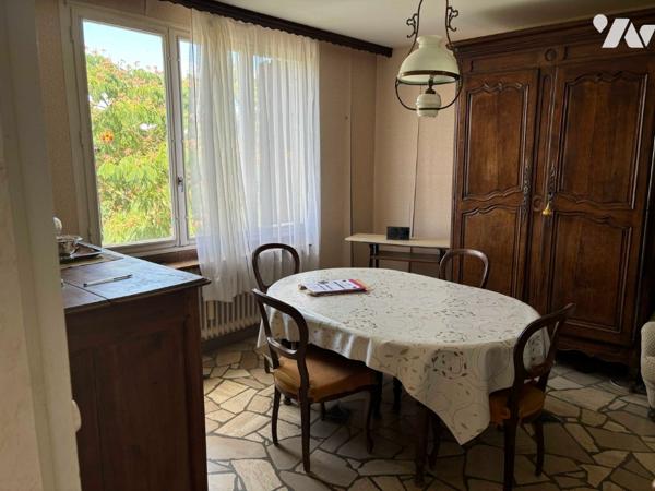 Maison des années 70 d'environ 130 m² avec jardin clos