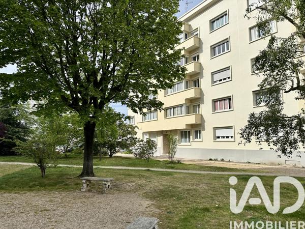 Location appartement 4 pièces 80,04 m² Nanterre