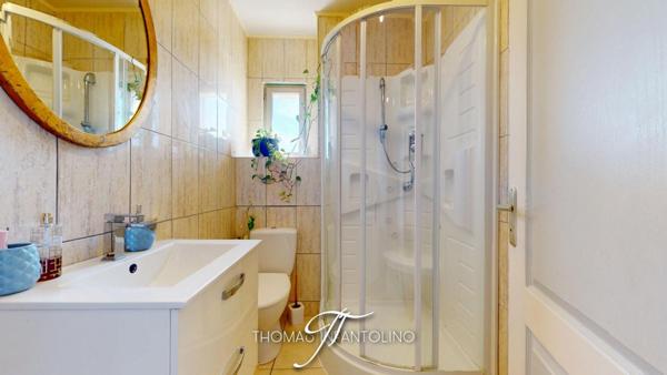 EN EXCLUSIVITE - R+1 4 CHAMBRES - SALLE D'EAU - SALLE DE BAINS