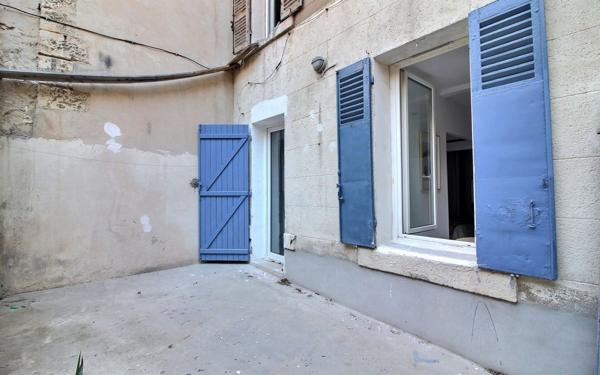 Appartement à vendre    2 pièces •  Marseille 6