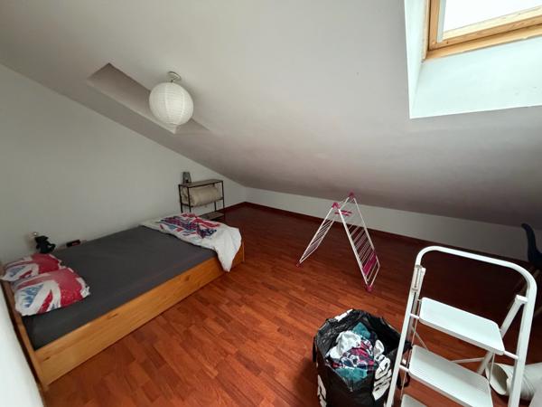 IMMEUBLE DE RAPPORT - 1 LOCAL COMMERCIAL libre et 3 APPARTEMENTS loués