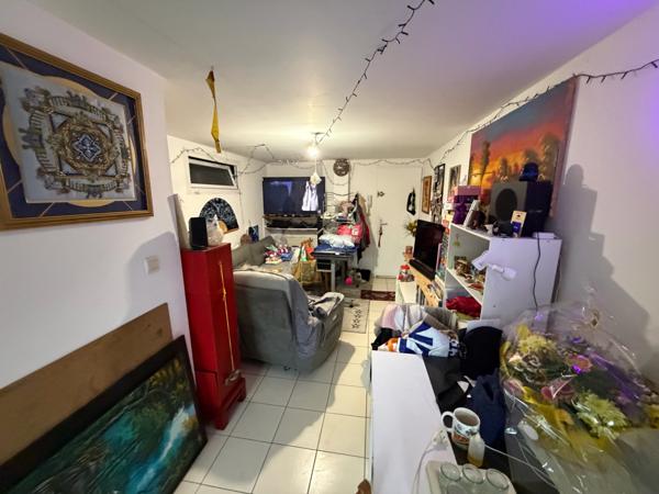 IMMEUBLE DE RAPPORT - 1 LOCAL COMMERCIAL libre et 3 APPARTEMENTS loués