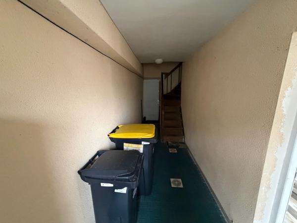 IMMEUBLE DE RAPPORT - 1 LOCAL COMMERCIAL libre et 3 APPARTEMENTS loués