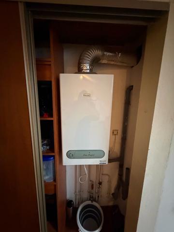 IMMEUBLE DE RAPPORT - 1 LOCAL COMMERCIAL libre et 3 APPARTEMENTS loués