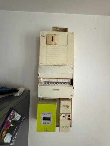 IMMEUBLE DE RAPPORT - 1 LOCAL COMMERCIAL libre et 3 APPARTEMENTS loués