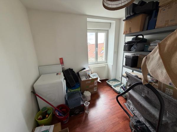 IMMEUBLE DE RAPPORT - 1 LOCAL COMMERCIAL libre et 3 APPARTEMENTS loués