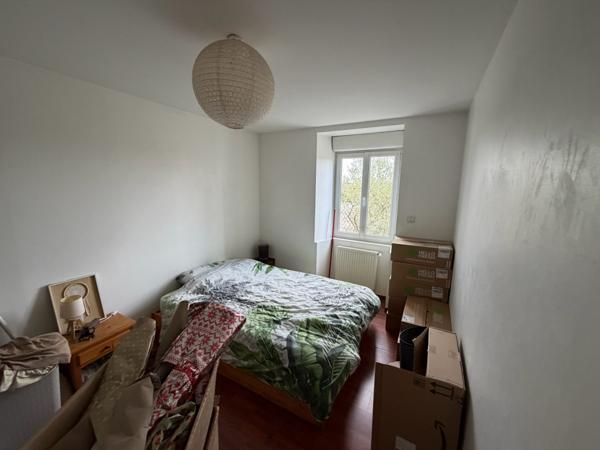 IMMEUBLE DE RAPPORT - 1 LOCAL COMMERCIAL libre et 3 APPARTEMENTS loués