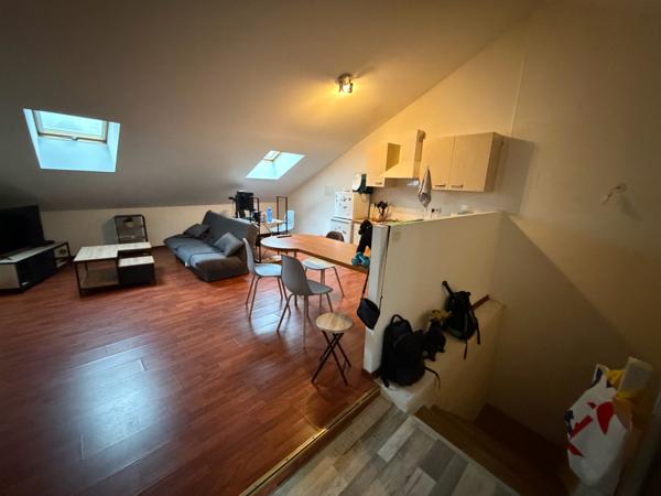 IMMEUBLE DE RAPPORT - 1 LOCAL COMMERCIAL libre et 3 APPARTEMENTS loués