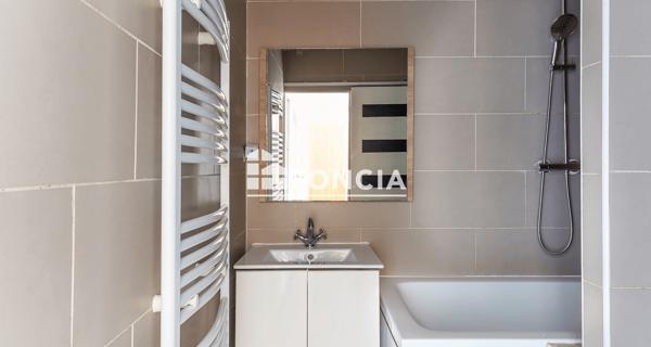 À vendre Appartement 3 pièces 53.77 m² - Valence 26000