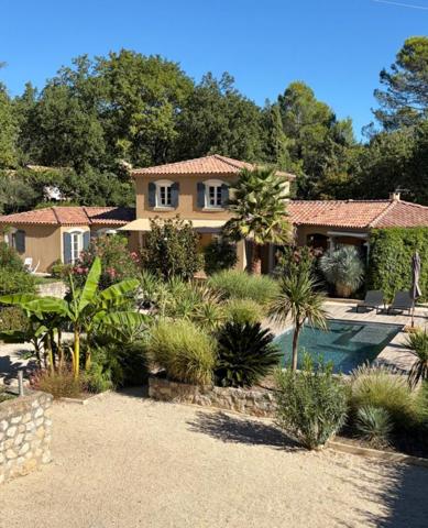 VILLA D'EXCEPTION 172 m² - PISCINE - TERRAIN ARBORÉ DE 2 000 m²