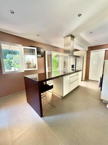 VILLA D'EXCEPTION 172 m² - PISCINE - TERRAIN ARBORÉ DE 2 000 m²